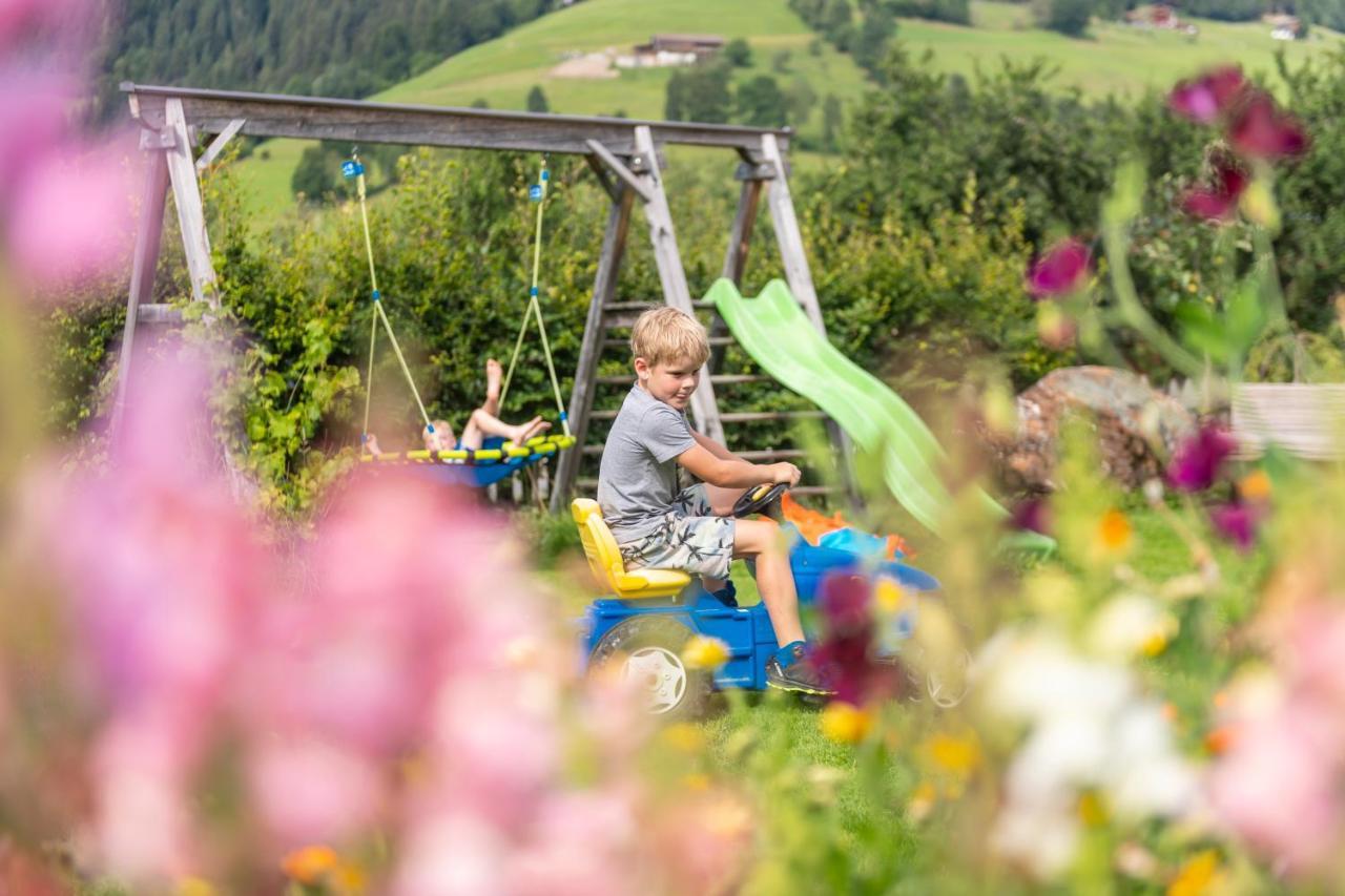 Hartlhof Urlaub Am Baby- Und Kinderbauernhof Niederau Zewnętrze zdjęcie